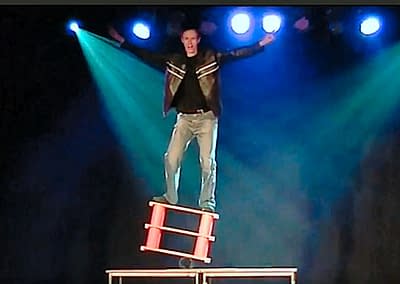 Amazing Juggling & Performance Balance Artist